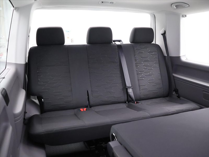 Volkswagen Caravelle 2,0 TDI 150kW DSG L2 9Míst DPH - fotka 15 z 27
