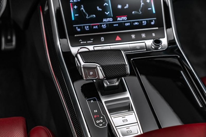 Audi SQ8 4,0TDI Keramiky Masáže Pano - fotka 18 z 32