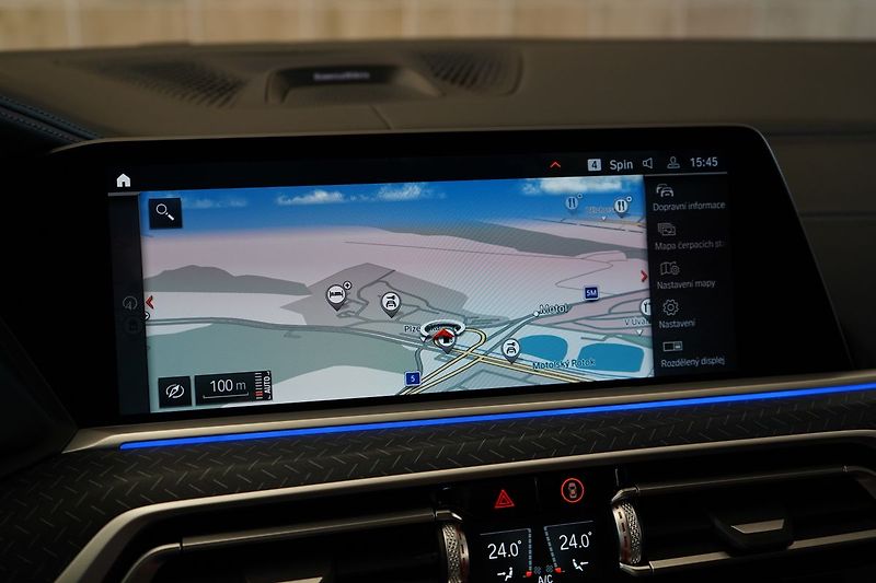 BMW X7 M50i xD, Executive Drive Pro - fotka 35 z 50