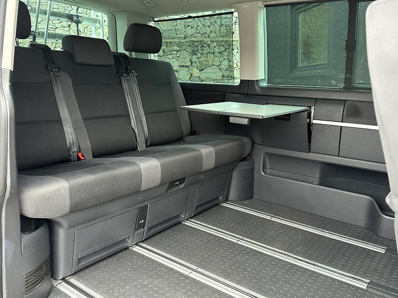 Volkswagen Multivan (2010) Volkswagen Multivan 2010 - fotka 17 z 17