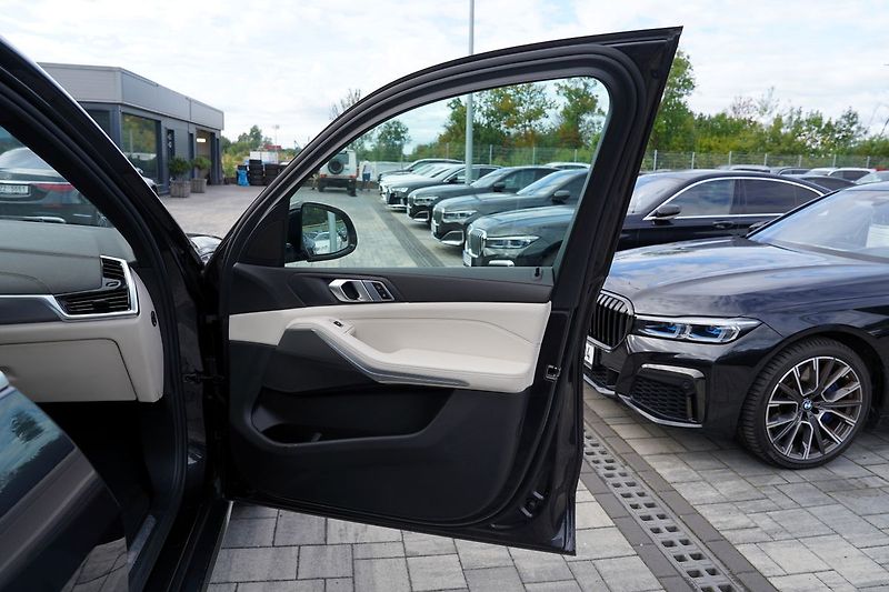 BMW X5 40i xDrive/340 PS/tažné/panora - fotka 24 z 47