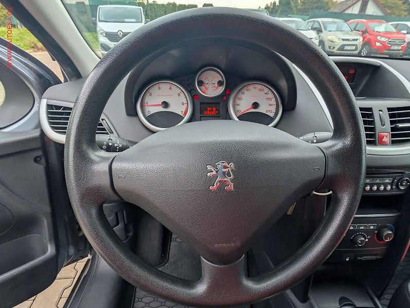 Peugeot 207 (2009) 1.4 i, 1.maj,ČR, Klima - fotka 12 z 18