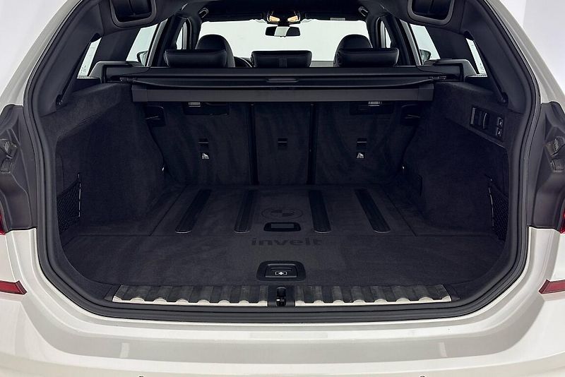 BMW Řada 3 320d xDrive - fotka 10 z 26