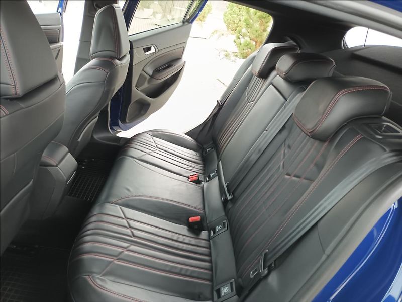 Peugeot 308 2,0 HDI,GT,130KW,ČR,SERVIS,NAV - fotka 17 z 50