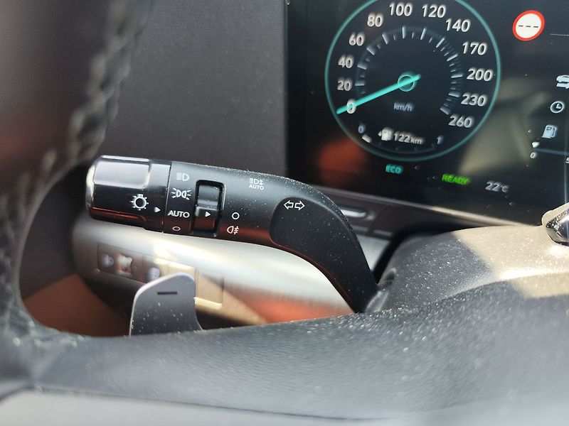 Hyundai Kona 1.6 T-GDi/HEV Smart Tech DCT - fotka 26 z 32