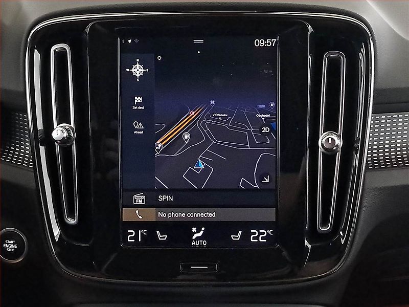 Volvo XC40 (2018) R-Design T4 AWD - fotka 13 z 20
