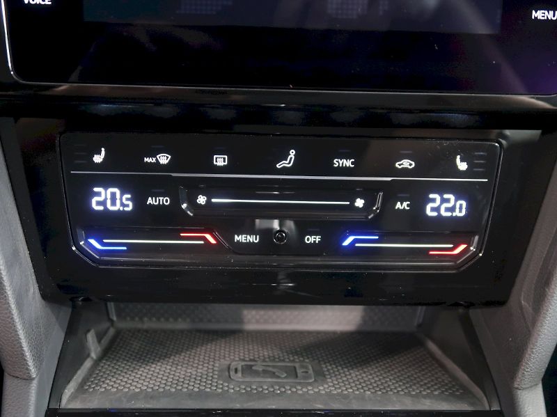 Volkswagen Passat (2023) BUSINESS PREMIUM 2.0TDI 110KW - fotka 29 z 36
