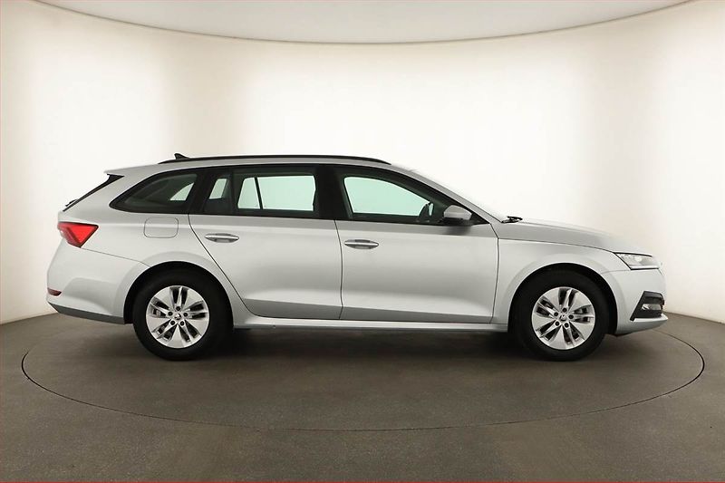 Škoda Octavia (2023) Ambition 2.0 TDI - fotka 6 z 20