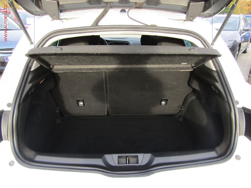 Renault Mégane (2019) 1.3 i, ČR, AC, temp - fotka 7 z 15