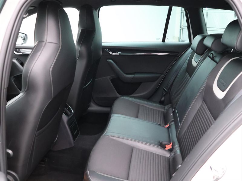 Škoda Octavia RS 2.0 TDI 135kW DSG - fotka 15 z 35