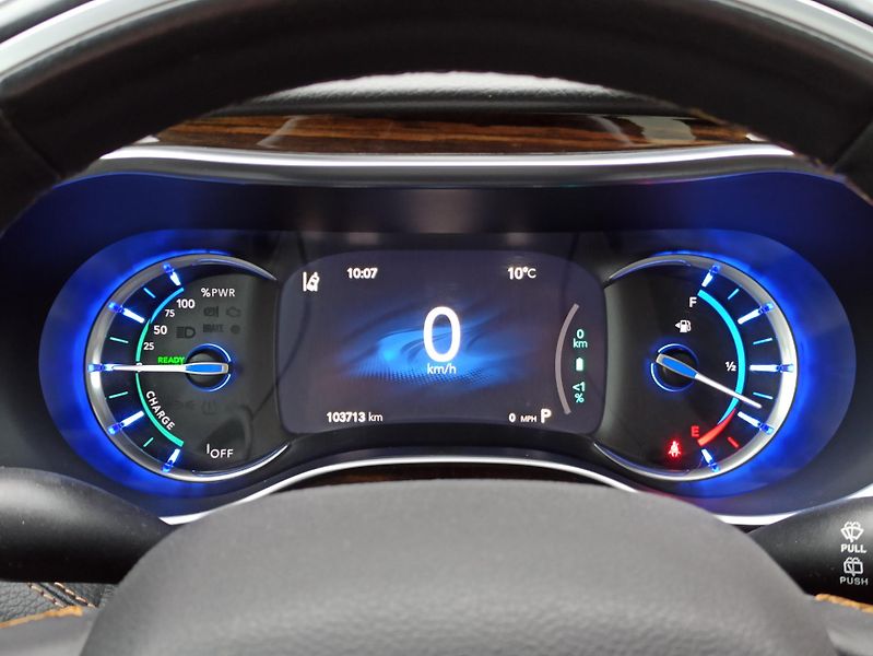 Chrysler Pacifica 3.6 194kW PHEV PINNACLE  - fotka 22 z 31