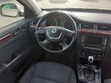 Škoda Superb (2011) 2.0 TDi Elegance - náhled 8
