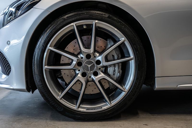 Mercedes-Benz Třídy C C43 AMG BITURBO 4MATIC 270 kW  - fotka 9 z 55