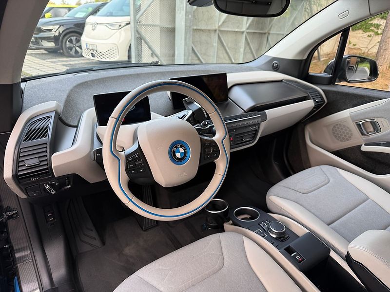 BMW i3 i3S 94Ah Kessy ACC Panorama - fotka 11 z 32