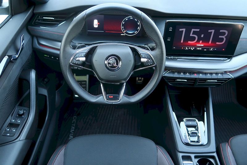 Škoda Octavia (2023) RS 2.0 TDI 147 kW DSG - fotka 21 z 27
