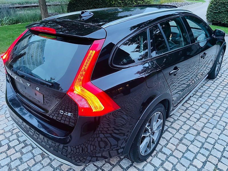 Volvo V60 2.4D4 5V AUTOMAT KAMERA TAŽNÉ - fotka 11 z 50