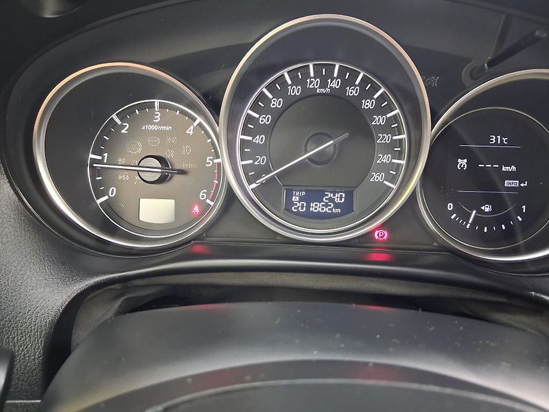 Mazda CX-5 (2016) 2,2 SKYACTIV 4x4 NAVI SERVISKA - fotka 22 z 37