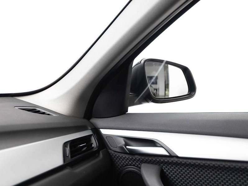BMW X1 20i xDrive - fotka 16 z 22