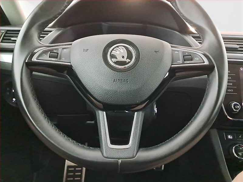 Škoda Superb (2019) 2.0 TDI, Automat, Kůže, Navi - fotka 20 z 20