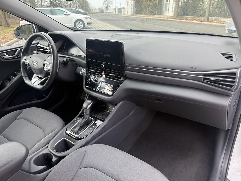 Hyundai Ioniq 1.6 GDI HYBRID Creative - fotka 17 z 20