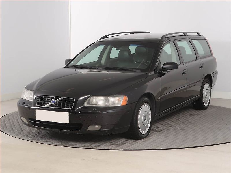 Volvo V70 (2004) 2.4 D5, nová STK, Tažné, Klima - fotka 2 z 11