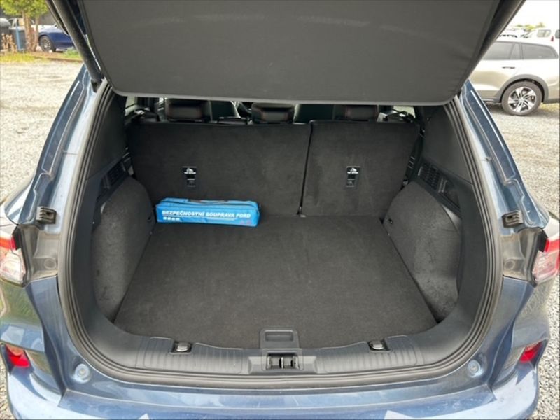 Ford Kuga 2,5 DT HEV ST-LineX AWD AT - fotka 6 z 11