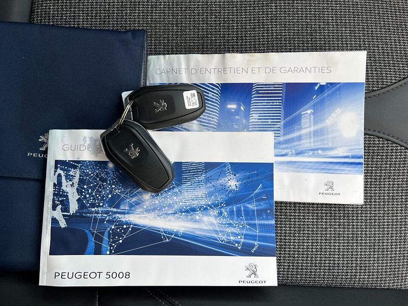 Peugeot 5008 (2019) 1.2PT 96kW ALLURE+ 7-míst - fotka 20 z 38