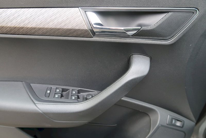 Škoda Karoq (2025) Top Selection 1.5 TSI 110 kW - fotka 16 z 28