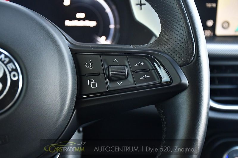 Alfa Romeo Stelvio 2.2D 16V 154kW Veloce AT8-Q4 - fotka 30 z 52