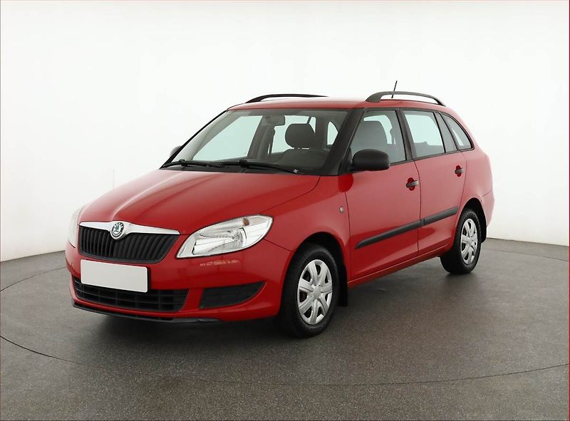 Škoda Fabia (2012) 1.2 12V, Park. senzory - fotka 2 z 12