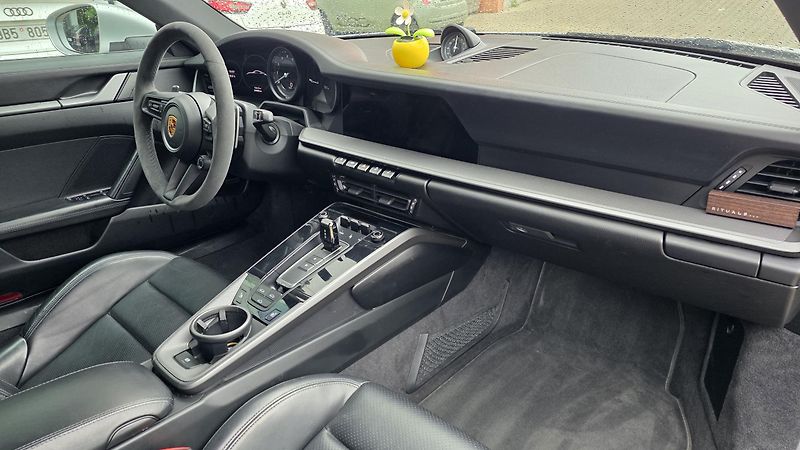 Porsche 911 (2022) S plný servis - fotka 12 z 18