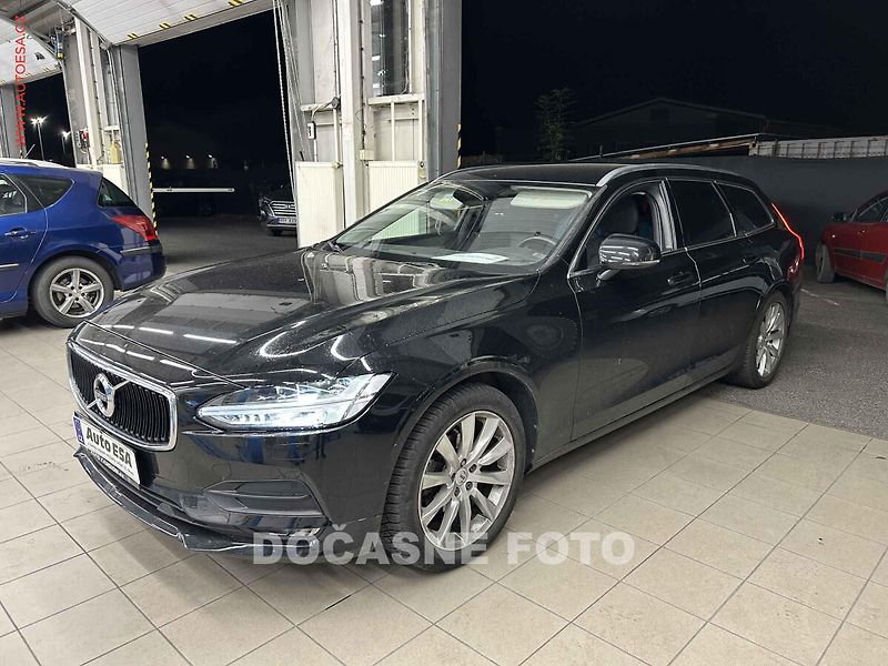 Volvo V90 (2018) 2.0d3, navi, LED - fotka 1 z 3