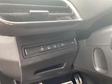 Peugeot 3008 GT HYBRIDe-EAT8 4x4 - náhled 23