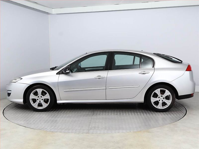 Renault Laguna (2008) 2.0 DCi, jezdí dobře, Xenony - fotka 3 z 15