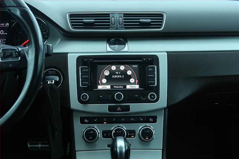 Volkswagen Passat (2013) 2.0 TDI, 4X4, Automat, Navi - fotka 12 z 26