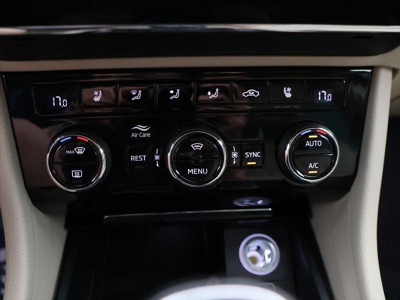 Škoda Superb 2,0 TDI 110kW 4x4 CZ L&K - fotka 24 z 36