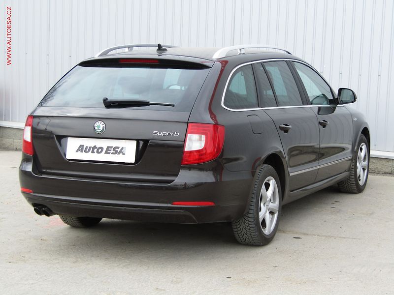 Škoda Superb (2012) 2.0 TDi, ČR, L&K, DSG, STK3 - fotka 4 z 20