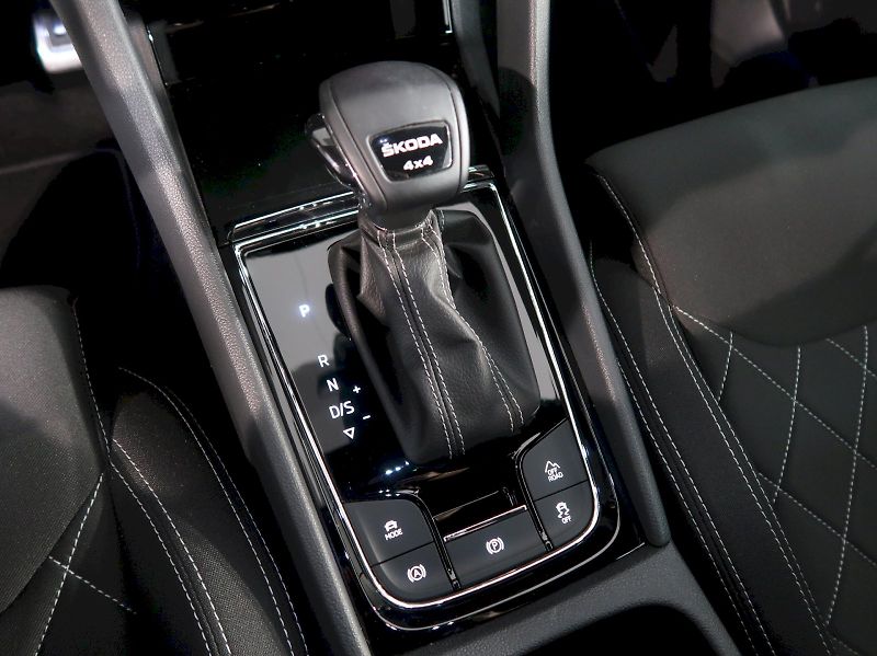 Škoda Karoq (2024) SPORTLINE 2.0TDI 110KW 4X4 DSG - fotka 21 z 35