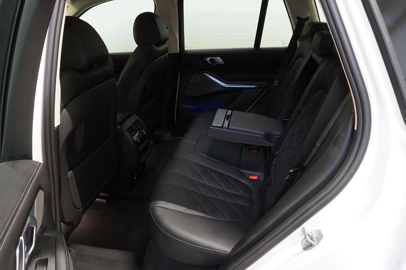 BMW X5 Xdrive30d,360,HUD,ACC,TAŽNÉ - fotka 22 z 41