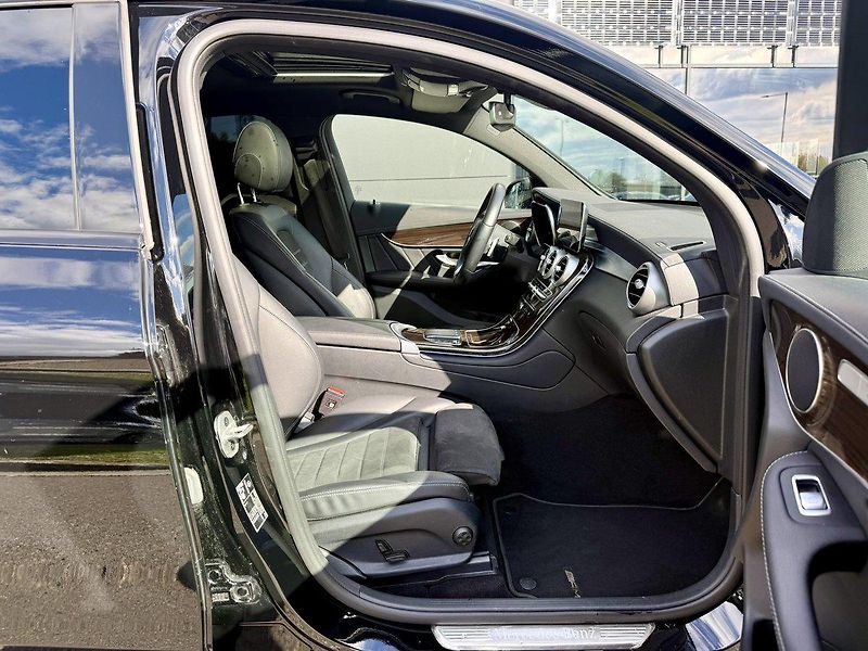 Mercedes-Benz GLC (2023) 200 d 4MATIC kupé - fotka 36 z 45