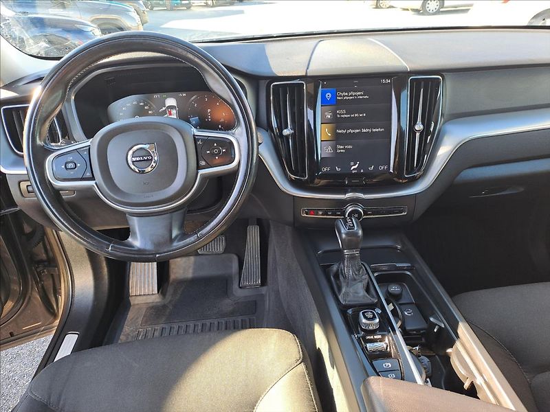 Volvo XC60 2,0 D4 FWD MOMENTUM - fotka 9 z 18