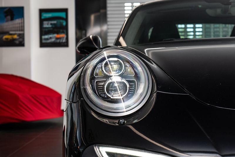 Porsche 911 Turbo S Karbon/Burmester/PCCB/ - fotka 21 z 23