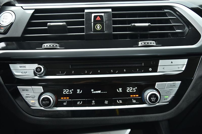 BMW X3 xDrive 20d 140kW XLine HEAD-UP - fotka 20 z 26