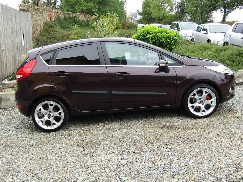 Ford Fiesta (2009) 1.6 TDCi 66kW - fotka 9 z 34