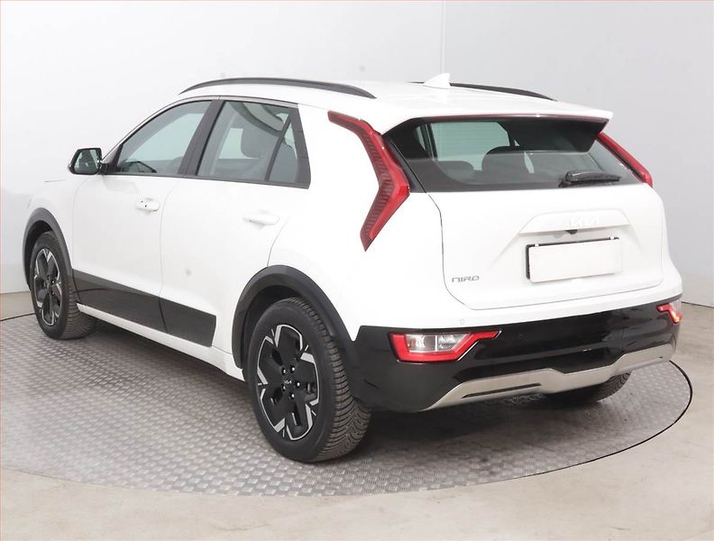 Kia Niro (2023) EV, SoH 100% - fotka 4 z 18