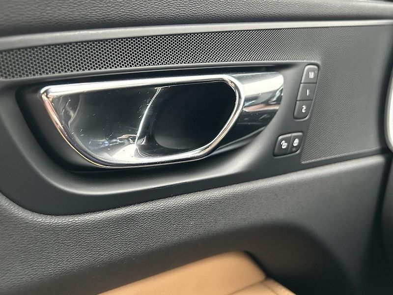 Volvo XC60 2.0 D4 4x4 INSCRIPTION - fotka 19 z 26