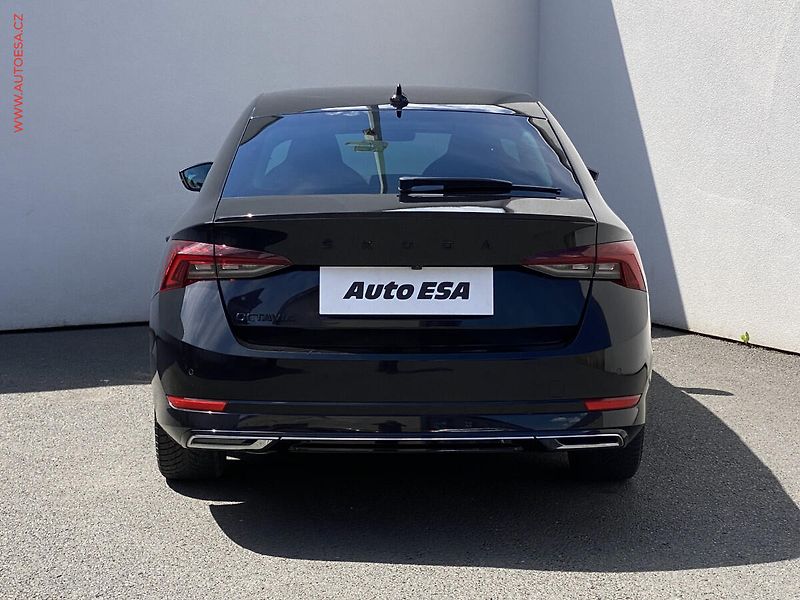 Škoda Octavia (2023) 1.5 TSi, ČR, SportLine, DSG - fotka 5 z 19
