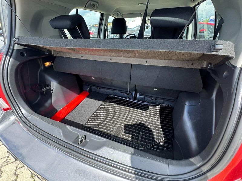 Toyota Urban Cruiser (2010) 1,3i 74 KW SPOJKA STK - fotka 40 z 45