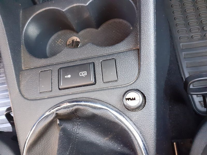 Škoda Fabia (2010) KOMBI 1.6 TDI - fotka 11 z 37