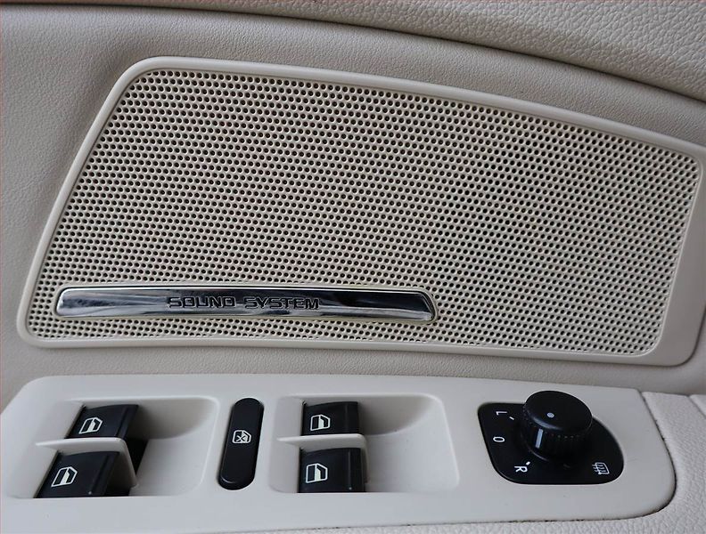 Škoda Superb (2010) 2.0 TDI, Navi, Xenony - fotka 20 z 24